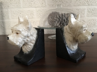 Bookend set of cast iron terrier heads, lacquered.